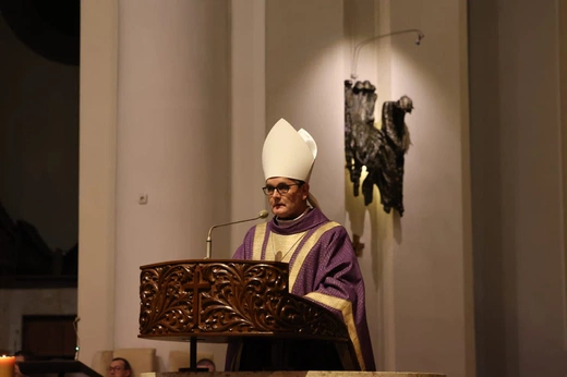 Modlitwa za dusze katowickich biskupów