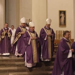 Modlitwa za dusze katowickich biskupów