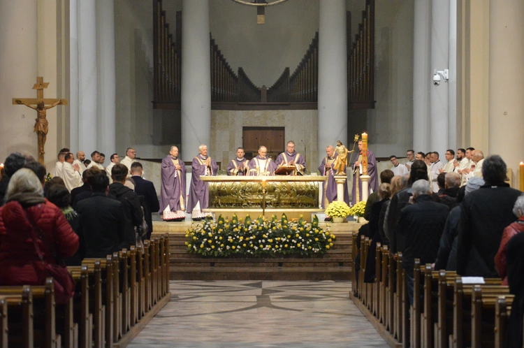 Modlitwa za zmarłych w Dzień Zaduszny