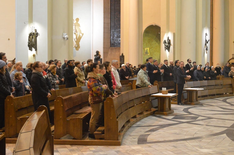 Modlitwa za zmarłych w Dzień Zaduszny