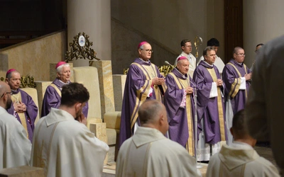 Modlitwa za zmarłych w Dzień Zaduszny