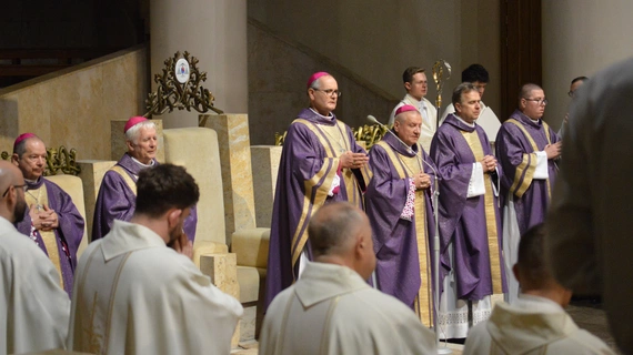 Modlitwa za zmarłych w Dzień Zaduszny