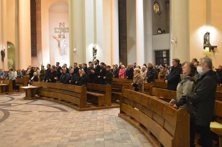 Modlitwa za zmarłych w Dzień Zaduszny