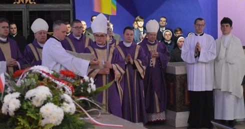 Archikatedra katowicka. Modlitwa za zmarłych