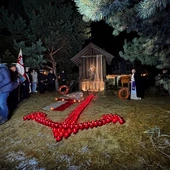 Światło pamięci na sopockiej plaży