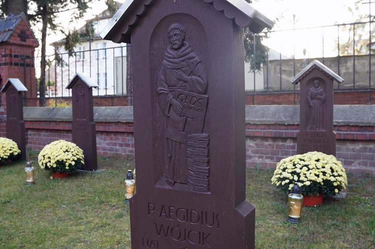Franciszkański cmentarz we Wrocławiu-Karłowicach