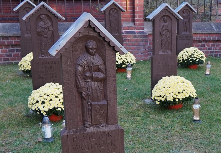 Franciszkański cmentarz we Wrocławiu-Karłowicach