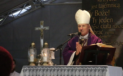 Bożemu miłosierdziu zawierzamy naszych bliskich zmarłych