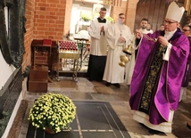 Za zmarłych kanoników i biskupów