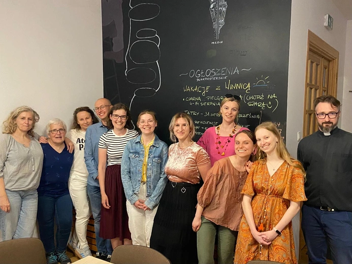 Tobiasz i jego Anioł. Mentoring studencki w towarzyszeniu w dorastaniu do dorosłości