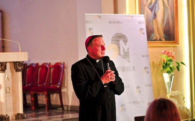 Konferencję wygłosił bp Piotr Przyborek.