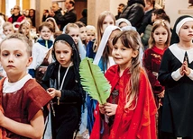 Pochód jest już tradycją w parafii Matki Bożej Różańcowej.