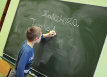 Katecheza w polskiej szkole bardzo się zmieniła, ale ciekawość i poszukiwanie odpowiedzi na najbardziej fundamentalne pytania wciąż przyciąga młodszych i starszych uczniów.