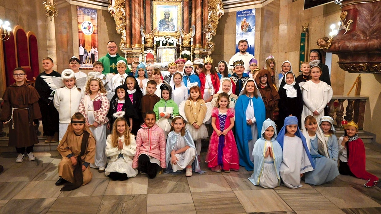 Nawet najmłodsi znają i lubią świętych z różnych wieków. 