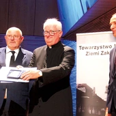 Miłym akcentem było uhonorowanie parafii Groszem Ziemskim Tarnowskim, ale tego,  że potomkowie przodków żony światowej sławy profesora mieszkają w okolicach Zakliczyna,  chyba nikt się nie spodziewał.