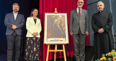 Agnieszka Czyż-Mańkowska, prezes Kościelnej Fundacji Dobroczynnej ks. Piotra Skargi dla Ubogich w Grójcu, i ks. Zbigniew Stefaniak, proboszcz parafii św. Mikołaja w Grójcu, zabiegają o pamięć o ks. Skardze. 27 października zaprosili prof. Andrzeja Nowaka, który wygłosił wykład „Sługa Boży ksiądz Piotr Skarga – orędownik polskiej sprawy, wczoraj i dziś”.  