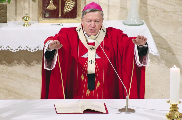 Metropolita wrocławski przypomina, co jest dla nas źródłem odwagi w wyznawaniu wiary.