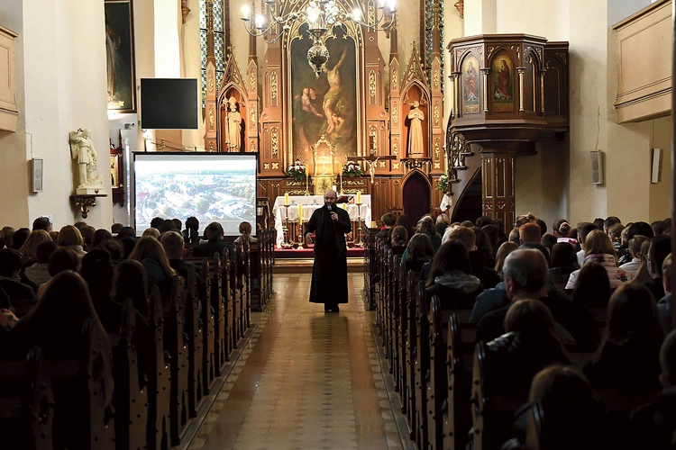 Spotkanie w Sulechowie. Podobne wydarzenia we wrześniu lub październiku odbyły się we Wschowie, w Żaganiu, Jasieniu, Głogowie, Gubinie, Nowej Soli, Gorzowie Wlkp., Kostrzynie nad Odrą, Krośnie Odrzańskim, Świebodzinie, Międzyrzeczu i Zielonej Górze. 