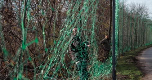 Ukraina: Pojazd-robot wywiózł rannego żołnierza z rosyjskiej strony frontu, pokonując 60 km