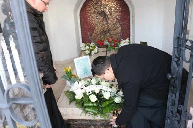 Modlitwa wspólnoty WSD w Radomiu za zmarłych duchownych 