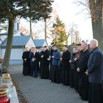 Modlitwa wspólnoty WSD w Radomiu za zmarłych duchownych 