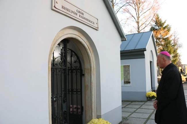 Modlitwa wspólnoty WSD w Radomiu za zmarłych duchownych 