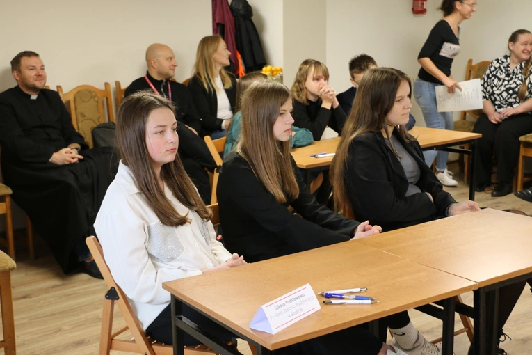 Płońsk. Konkurs "Niedoskonali, a święci" 