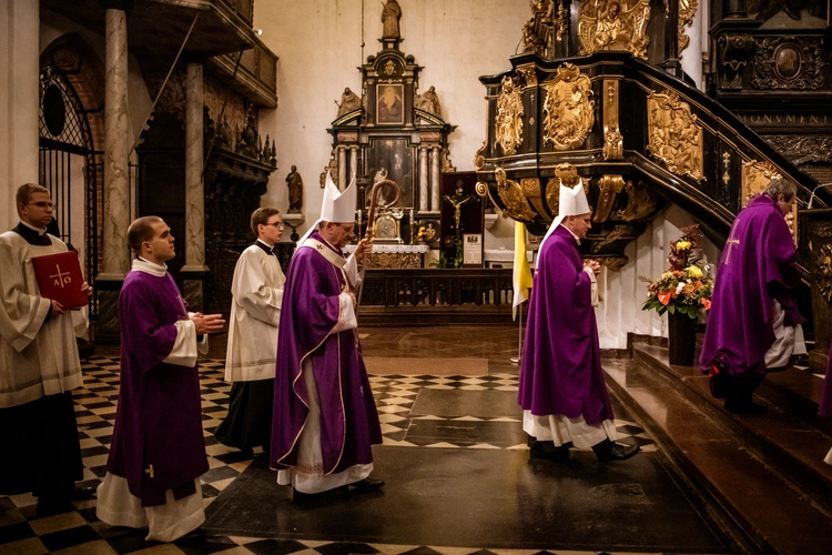 Msza św. za zmarłe duchowieństwo 2025