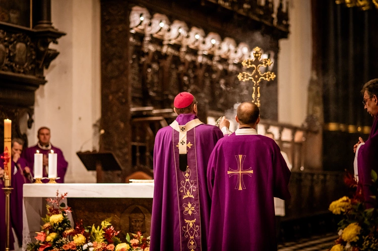 Msza św. za zmarłe duchowieństwo 2025