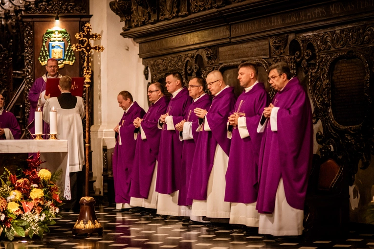 Msza św. za zmarłe duchowieństwo 2025