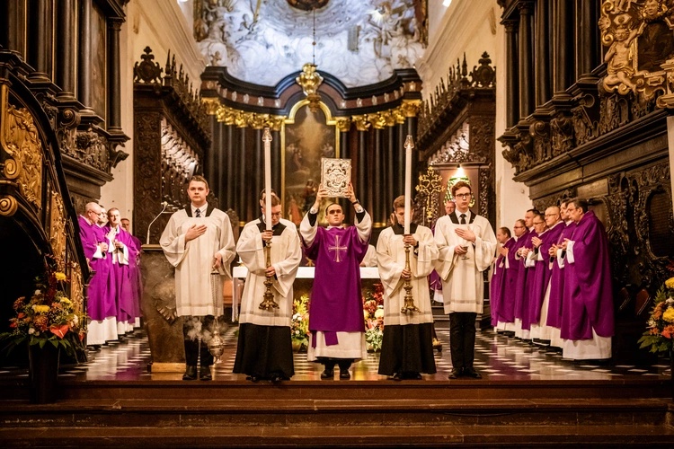 Msza św. za zmarłe duchowieństwo 2025