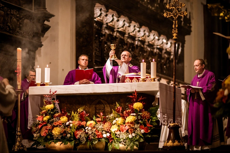 Msza św. za zmarłe duchowieństwo 2025