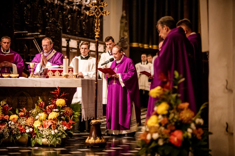 Msza św. za zmarłe duchowieństwo 2025