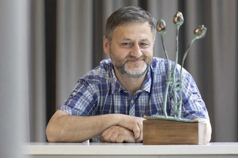 Fałszerstwa doskonałe. „Księga fałszerstw Franka fałszerza” dostępna jest w przedsprzedaży z autografem autora