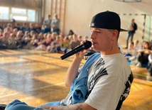 Siemianowice Śląskie. Raper "Loki" włączył się w kampanię przeciwko przemocy rówieśniczej