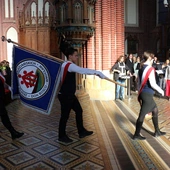 Uczniowie dziękowali Bogu za niepodległość. Niedługo oddadzą hołd Danucie Siedzikównie "Ince"