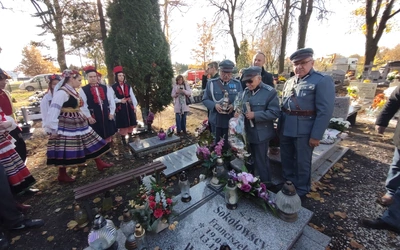 Uhonorowali grób legionisty