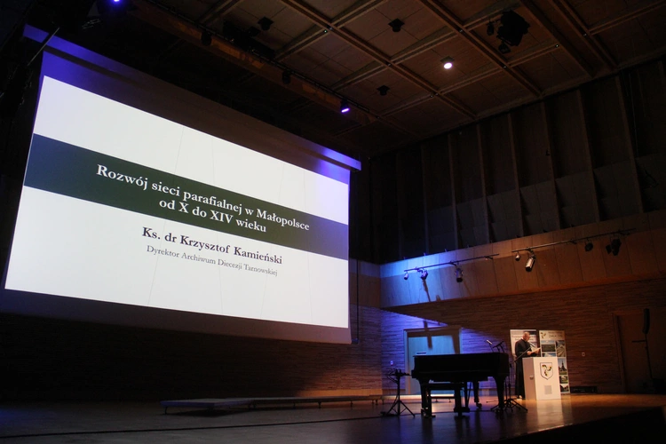 Lusławice. Konferencja "Od Opatkowic do Zakliczyna"