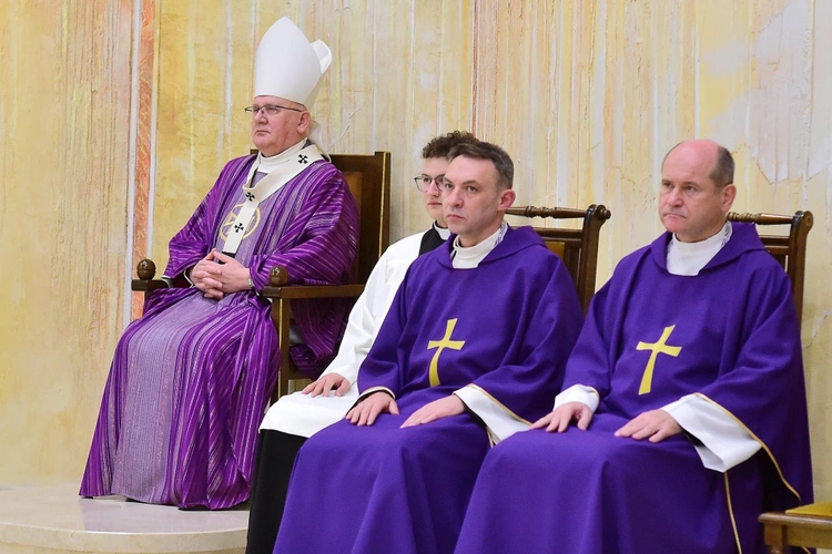 WSD Hosianum. Msza św. za zmarłych