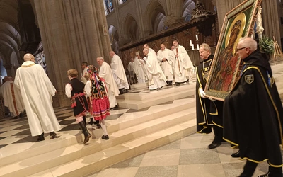 Ikona Jasnogórska wróciła do Notre Dame