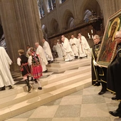 Ikona Jasnogórska wróciła do Notre Dame