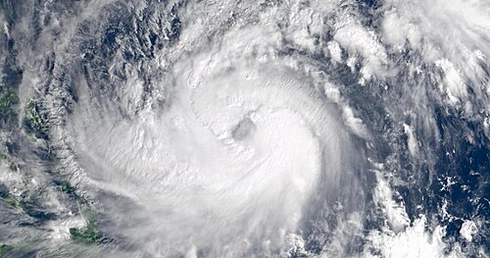 Blisko milion osób ewakuowanych na Filipinach