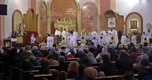 "To wasz mały Lateran". 10 rocznica poświęcenia kościoła pw. Opatrzności Bożej we Wrocławiu