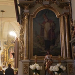 Brzezia Łąka. Dziękczynienie za dar świątyni, z Matką Bożą Różańcową