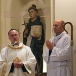 Brzezia Łąka. Dziękczynienie za dar świątyni, z Matką Bożą Różańcową