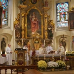 Brzezia Łąka. Dziękczynienie za dar świątyni, z Matką Bożą Różańcową