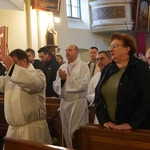 Brzezia Łąka. Dziękczynienie za dar świątyni, z Matką Bożą Różańcową