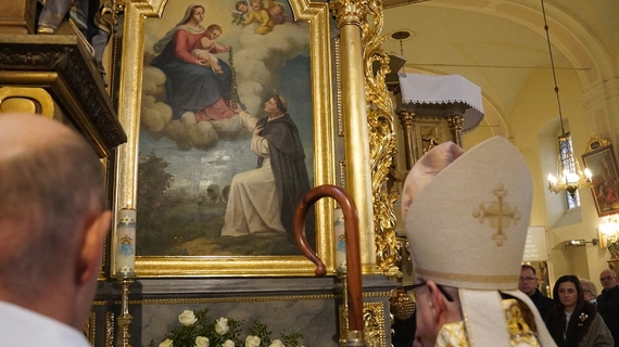 Brzezia Łąka. Dziękczynienie za dar świątyni, z Matką Bożą Różańcową