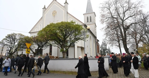 700 lat temu mieszkańcy Dobrzenia Wielkiego wybudowali kościół