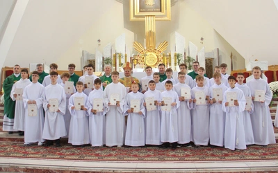 Biskup Leszek Leszkiewicz pobłogosławił nowych lektorów dekanatu Dębica-Wschód